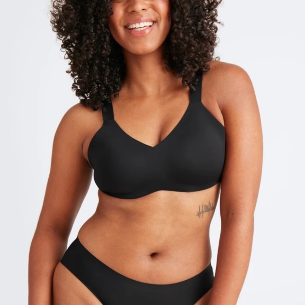 Knix black Padded V-Neck Bra Wide Strap size 8